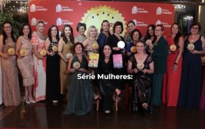 Foto Premiação dos Livros Mulheres na Educação - Vol. I e Mulheres na Docência - Vol. I