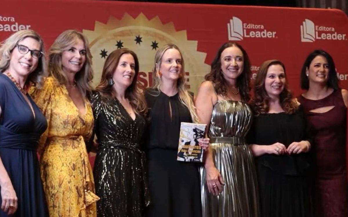 Foto Premiação do Livro Mulheres nas Finanças - Vol. II