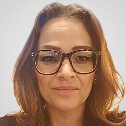 Claudia Recker