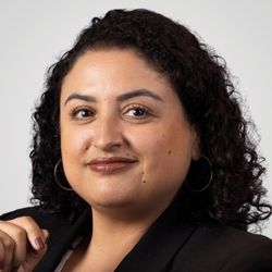 Elaine Cruz