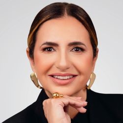 Adriana Bernardes