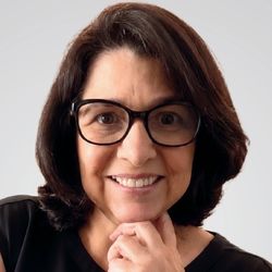 Andrea Ugrin Magalhães